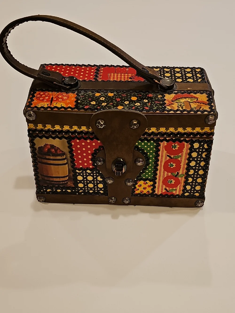 Vintage Mini Patchwork Decoupage Wooden Handbag Purse in Multicolor 8.5x4.75x5 - Picture 1 of 8
